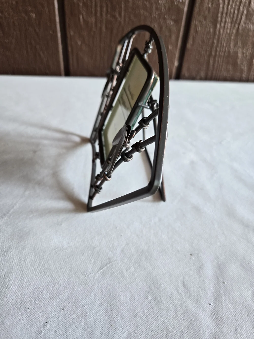 Bronze-Tone Rustic Barbwire Photo Frame